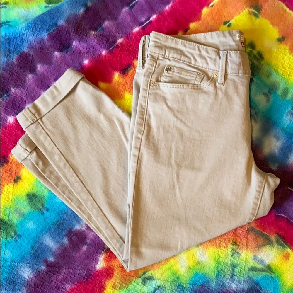 Levi’s Denizen Modern Crop Jeans 👖 NWOT